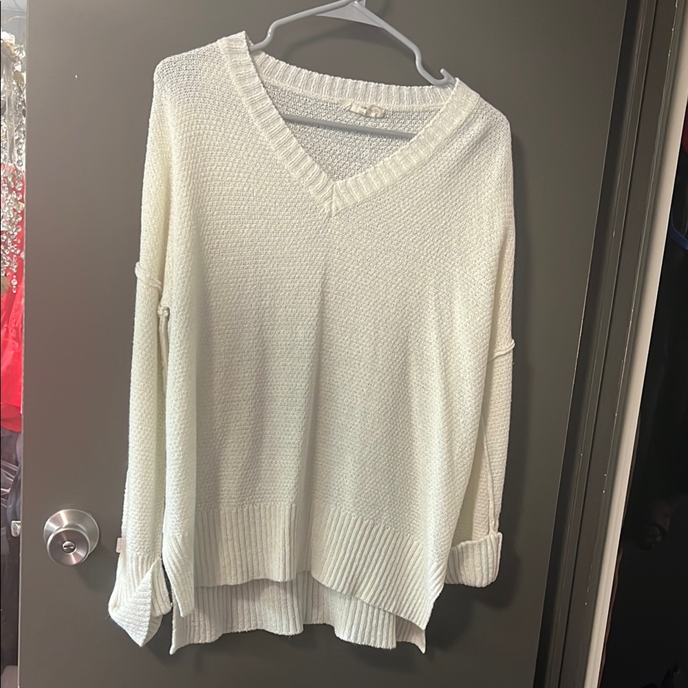 Entro Cream V-Neck Sweater with Lightweight Knit